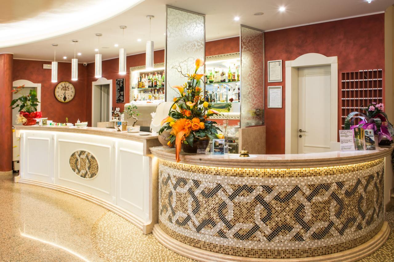 Hotel Miranda Bellaria-Igea Marina Exterior foto